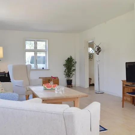 Stunning In W/ Wifi And 3 Bedrooms Hornbæk